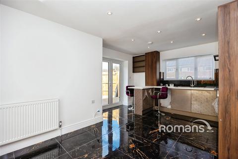 3 bedroom detached house to rent, Field Way, Aldershot, Hampshire, GU12