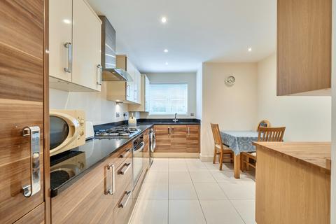 2 bedroom apartment for sale, Kingsend, Ruislip