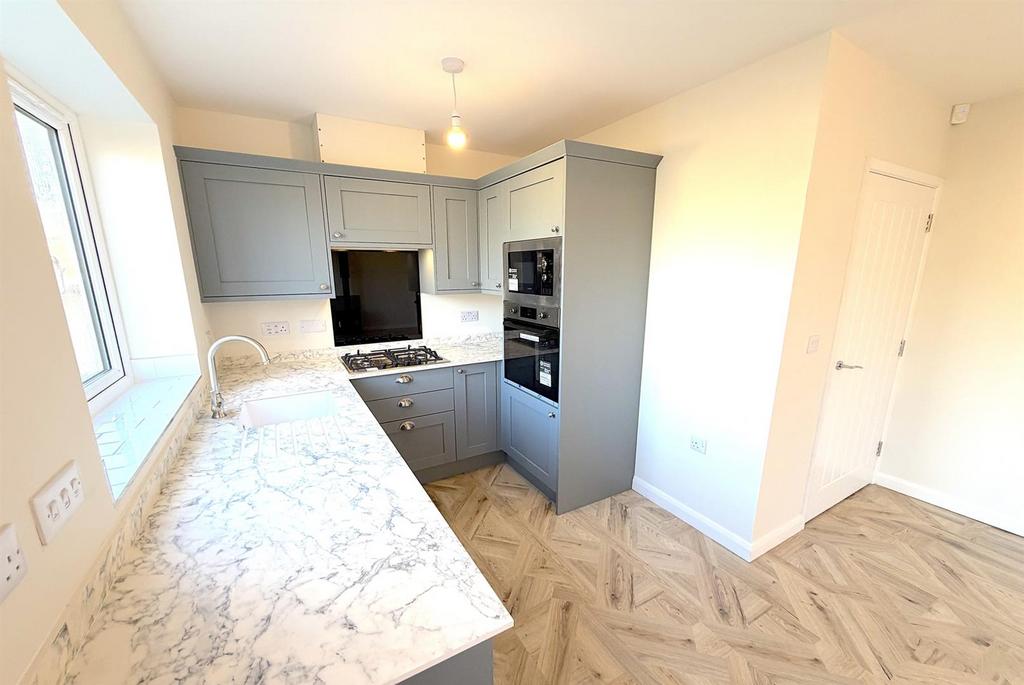 Kitchen 2nd.jpg