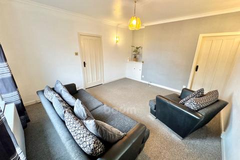 2 bedroom flat to rent, Kilbirnie KA25