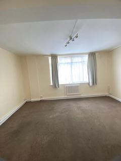 Studio to rent, Byron Road, Harrow HA1