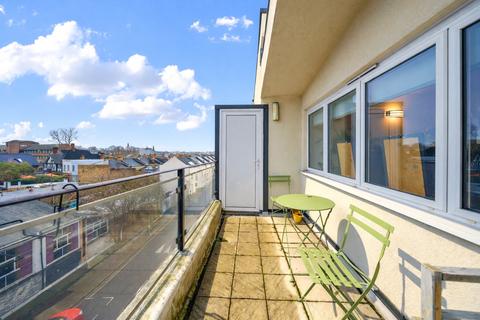 2 bedroom apartment for sale, Sternhall Lane, London