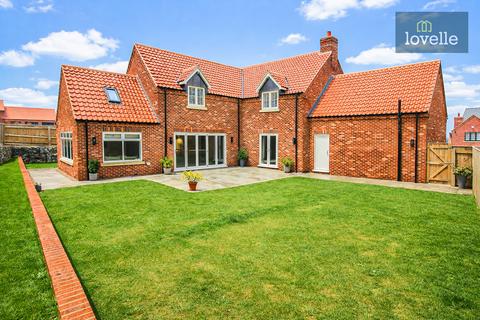 4 bedroom detached house for sale, Roman Way, Louth LN11