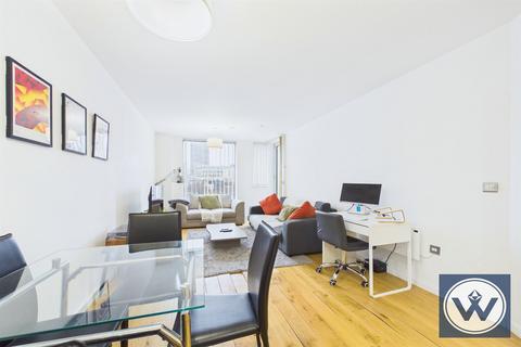 1 bedroom apartment to rent, One Smithfield Square, M4