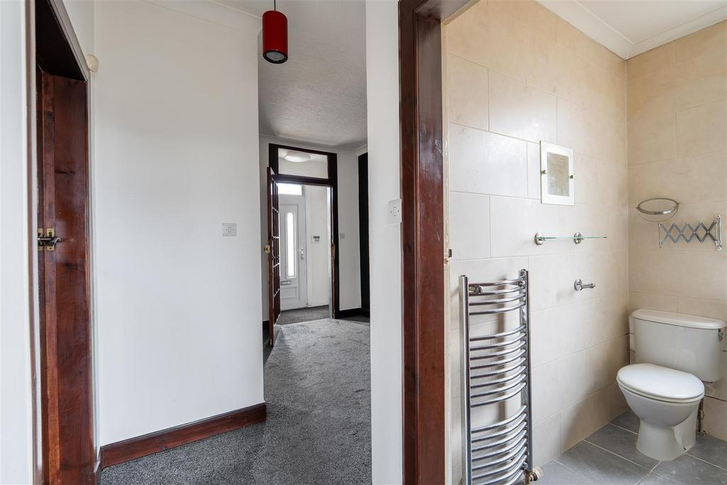 Hallway-1.jpg