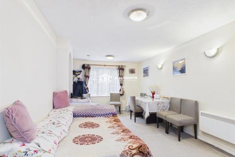 undefined, Gatting Close, Edgware