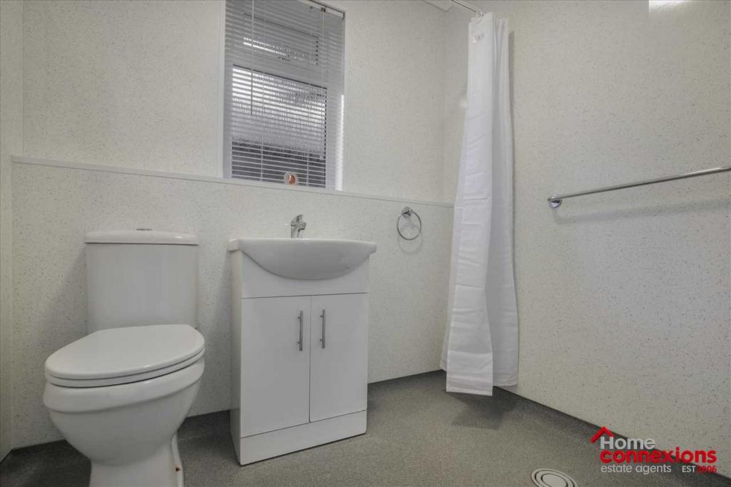 Shower Room (1)