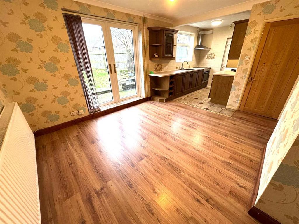 Dining Room / Kitchen Pic 3