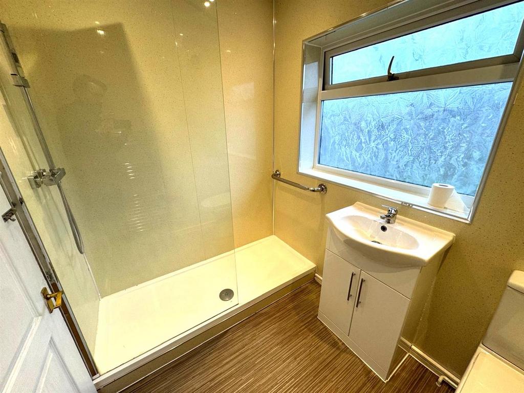 Shower Room Pic 1