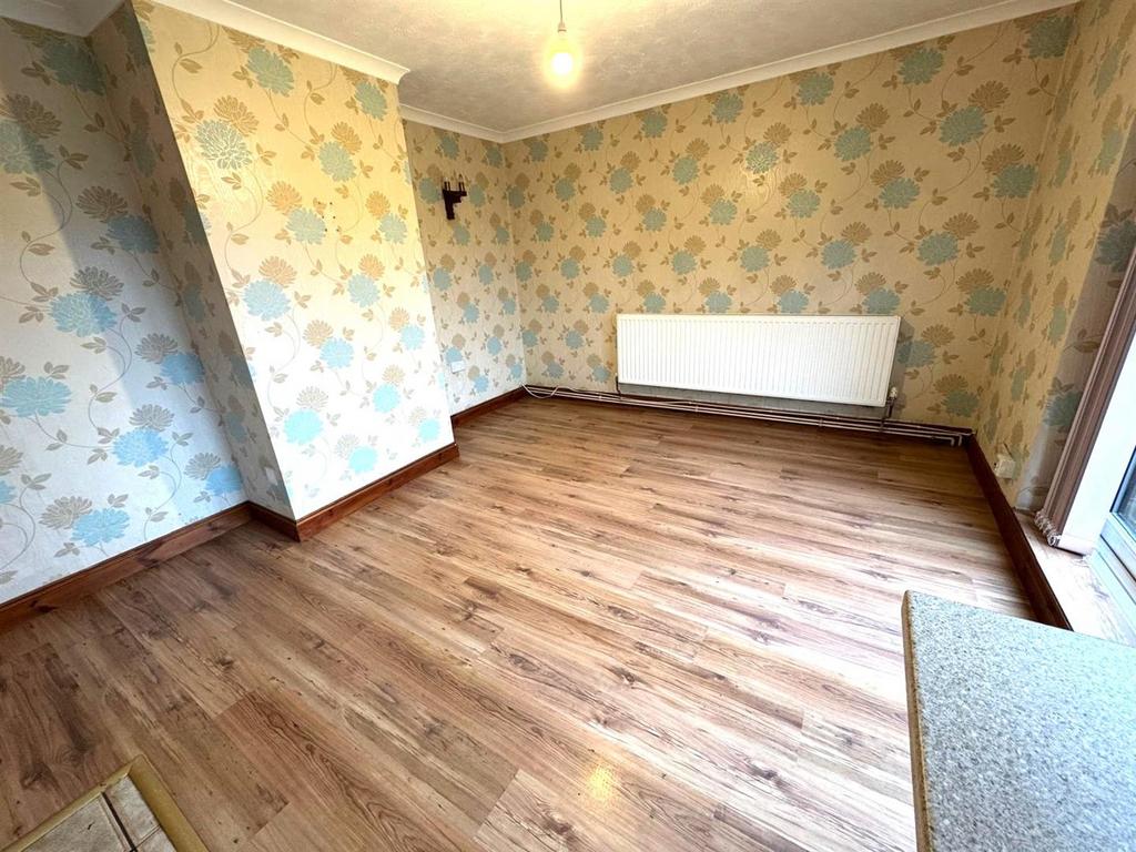 Dining Room/ Kitchen Pic 2