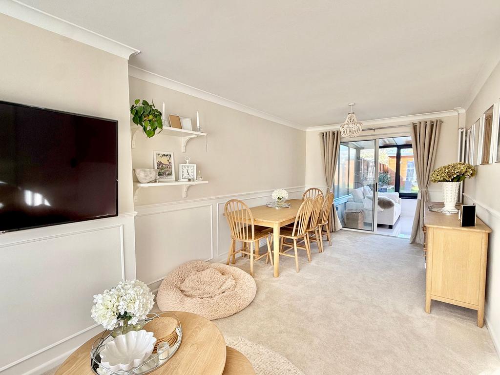 Lounge/dining room