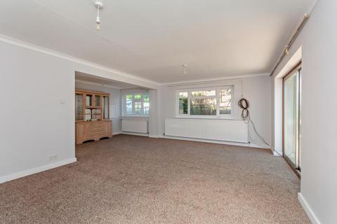 undefined, Albury Drive