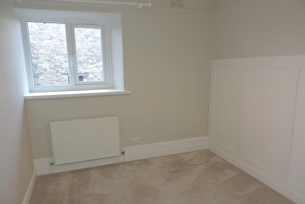 Back bedroom2.jpg