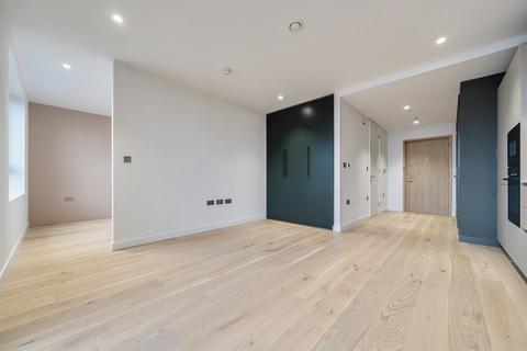 undefined, Peninsula Gardens, Pilot Walk, Lower Riverside, Greenwich Peninsula, SE10