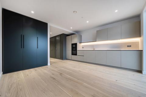 undefined, Peninsula Gardens, Pilot Walk, Lower Riverside, Greenwich Peninsula, SE10