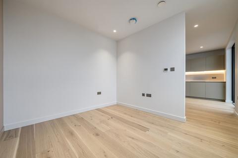 undefined, Peninsula Gardens, Pilot Walk, Lower Riverside, Greenwich Peninsula, SE10