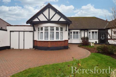 3 bedroom bungalow for sale, Acacia Drive, Upminster, RM14