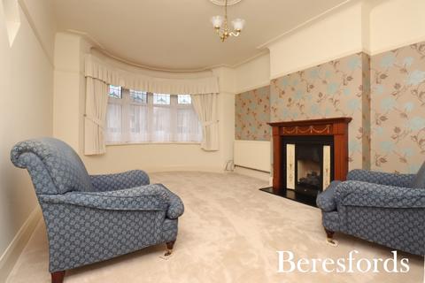 3 bedroom bungalow for sale, Acacia Drive, Upminster, RM14
