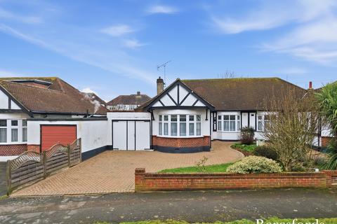 3 bedroom bungalow for sale, Acacia Drive, Upminster, RM14