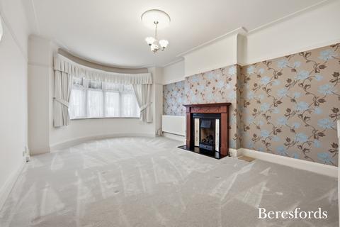 3 bedroom bungalow for sale, Acacia Drive, Upminster, RM14