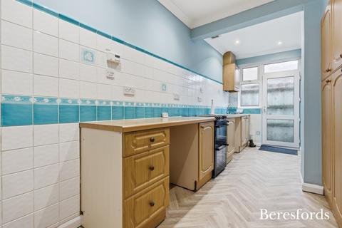 3 bedroom bungalow for sale, Acacia Drive, Upminster, RM14