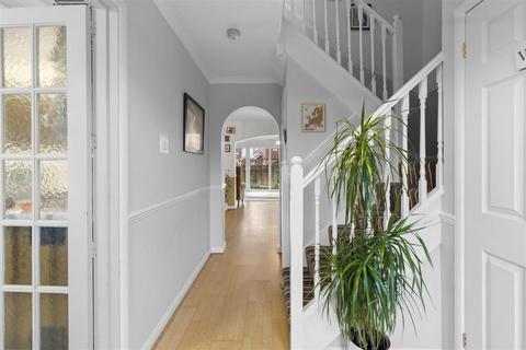 3 bedroom semi-detached house for sale, Goodwin Close, Hailsham