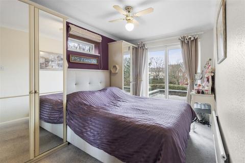 3 bedroom semi-detached house for sale, Goodwin Close, Hailsham