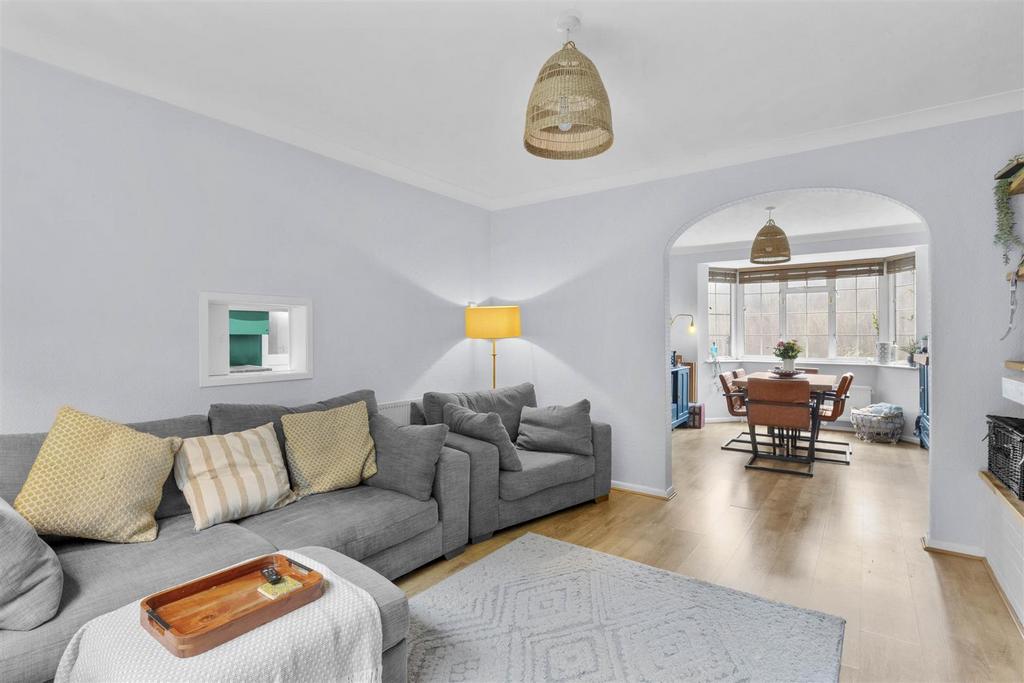 11 New Rd Close, HP12 4 LE (LOW RES)-8.jpg