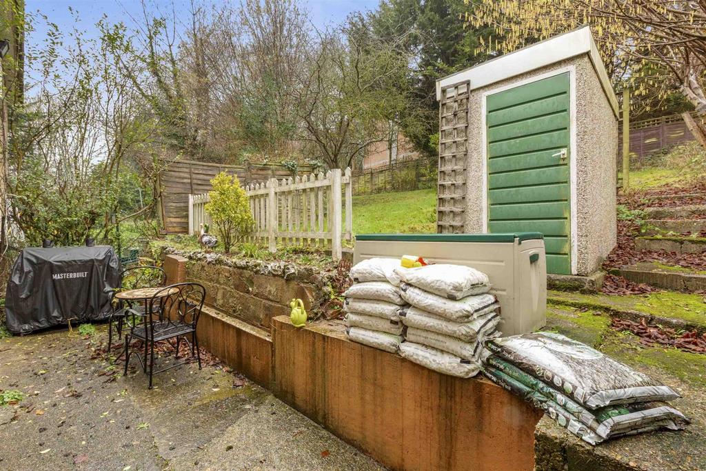 11 New Rd Close, HP12 4 LE (LOW RES)-9.jpg