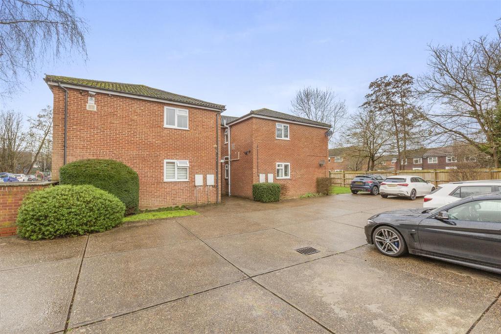 1 Swallow House, Savill Way, SL7 1 TG-11.jpg