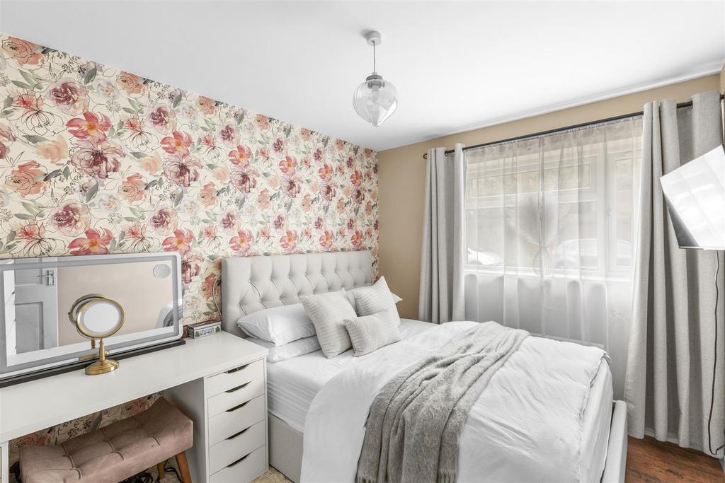 1 Swallow House, Savill Way, SL7 1 TG-1.jpg