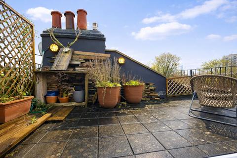 undefined, Mount Terrace, London, E1