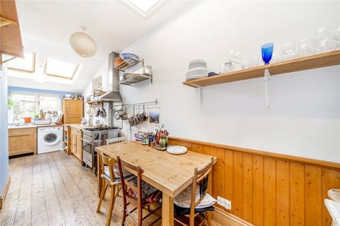 2 bedroom maisonette for sale, East Bank, London, N16