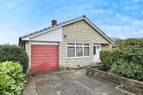 3 bedroom bungalow for sale, Headlands Close, Liversedge, WF15