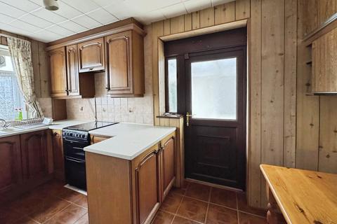 3 bedroom bungalow for sale, Headlands Close, Liversedge, WF15