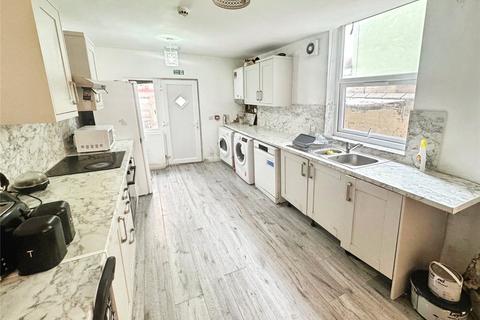 1 bedroom in a house share to rent, Cecil Road, Manchester M30