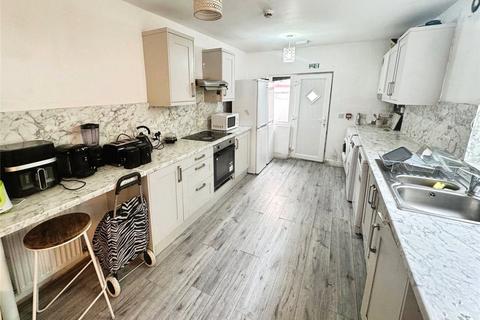 1 bedroom in a house share to rent, Cecil Road, Manchester M30