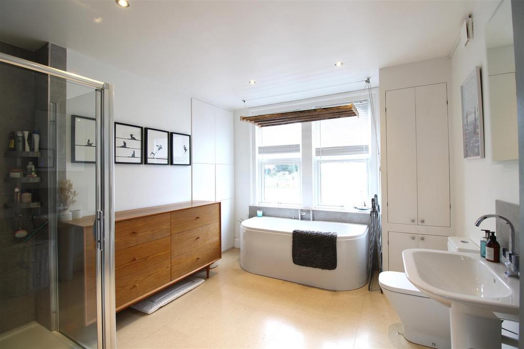 Bathroom.JPG