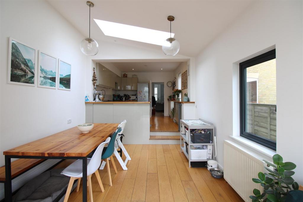 Kitchen4.JPG