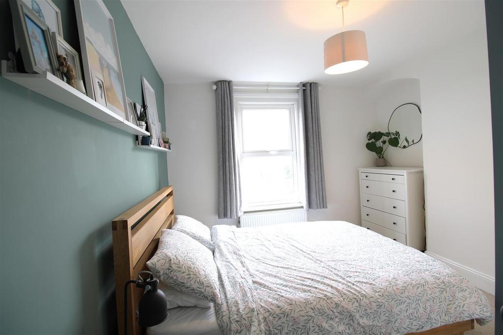 Bed1.JPG