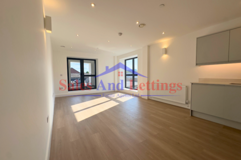 1 bedroom flat to rent, High Street, Slough SL1