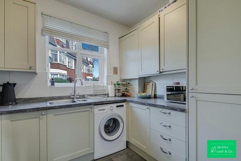 2 bedroom house for sale, East End Road, London
