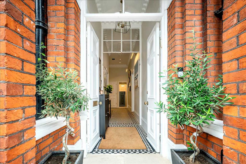 Entrance/Hall