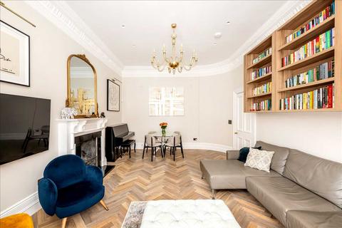 3 bedroom apartment to rent, Rosary Gardens, London
