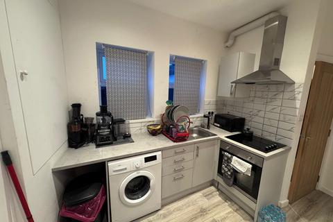 1 bedroom flat to rent, George Lane, London, Greater London. E18 1AN