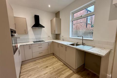 2 bedroom terraced house to rent, Hobson Street, Stockport