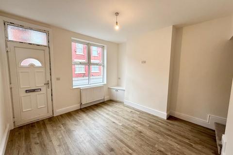 2 bedroom terraced house to rent, Hobson Street, Stockport