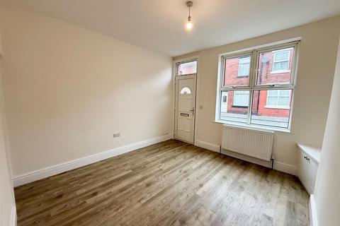 2 bedroom terraced house to rent, Hobson Street, Stockport