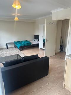 Studio to rent, Napier Road, London, W14