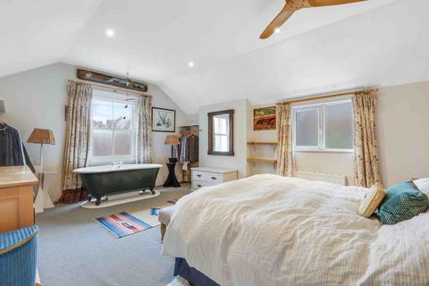 2 bedroom flat to rent, Tredown Road, Sydenham
